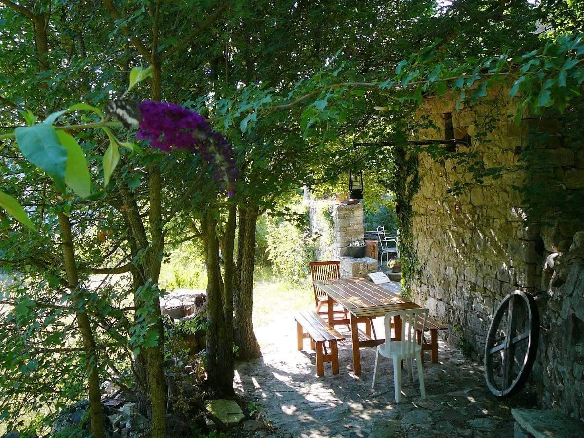 Maison Confortable En Pleine Nature Pres De Vesc Avec Jacuzzi Holiday home
