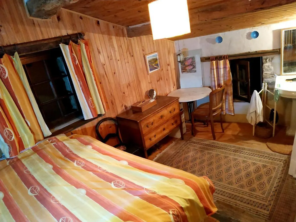 Maison Confortable En Pleine Nature Pres De Vesc Avec Jacuzzi Holiday home